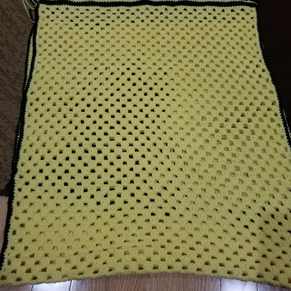 Crochet shawl - Picture 3 of 3